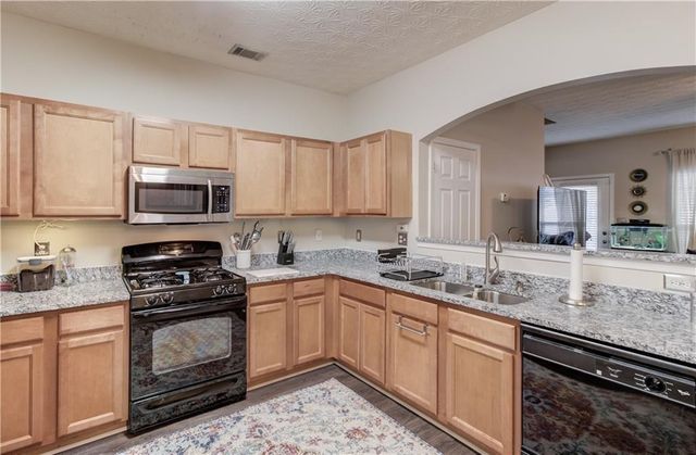 2230 Hawks Bluff Trail, Lawrenceville, GA 30044