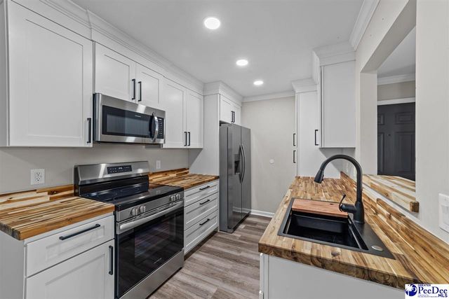 531 3rd Loop Rd APT A, Florence, SC 29505