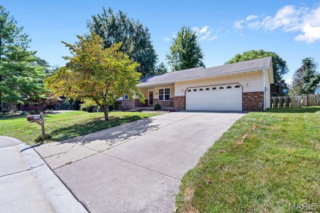528 Andra Drive, Maryville, IL 62062