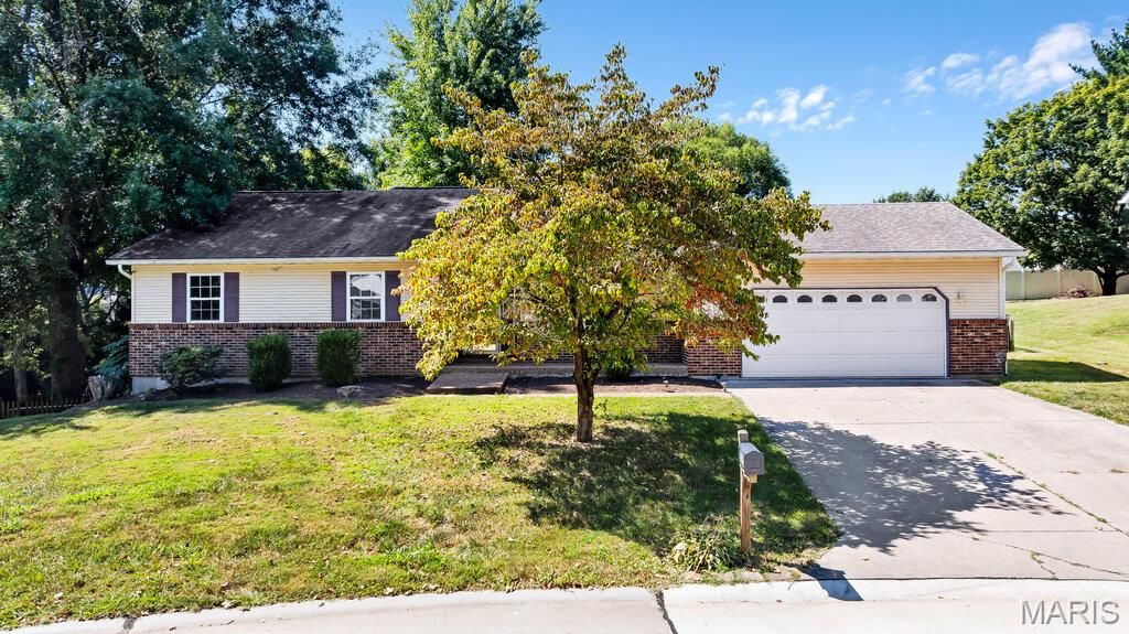 528 Andra Drive, Maryville, IL 62062