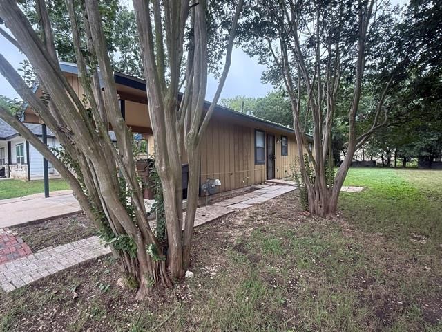703 San Saba ST, Lockhart, TX 78644