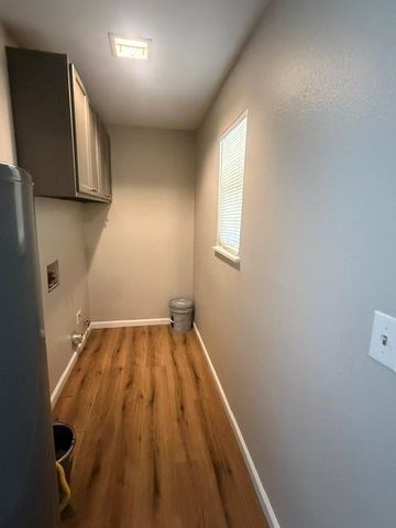 703 San Saba ST, Lockhart, TX 78644
