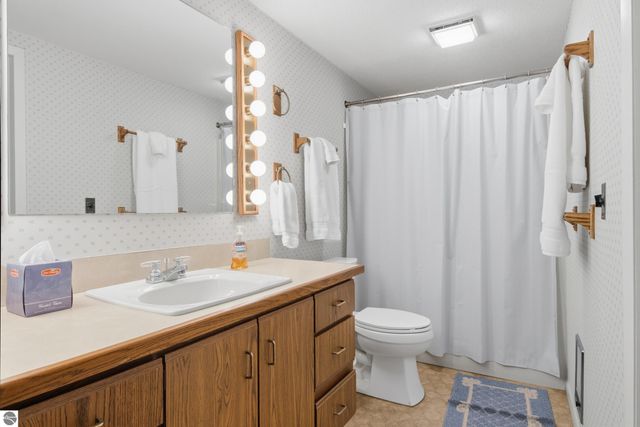 4165 Holiday North Court, Traverse City, MI 49686