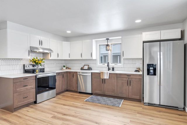 1133 CARDINAL LANE, Green Bay, WI 54313