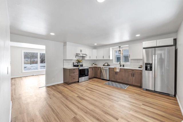 1133 CARDINAL LANE, Green Bay, WI 54313