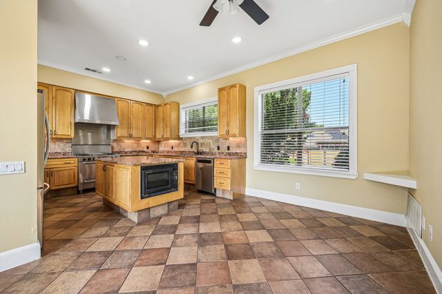 2237 High Country Drive, Carrollton, TX 75007