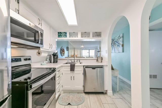 7310 Seawall Boulevard 404, Galveston, TX 77551