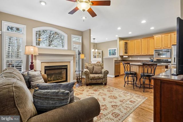 4201 LOWER PARK DR, Fairfax, VA 22030