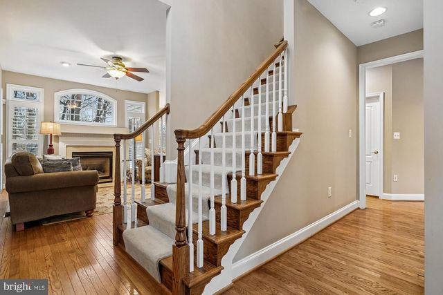 4201 LOWER PARK DR, Fairfax, VA 22030