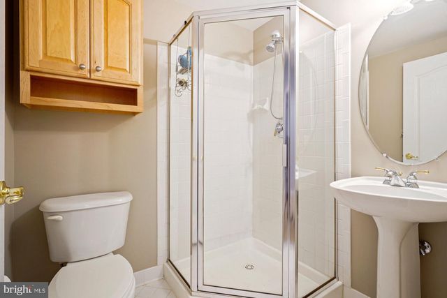 4201 LOWER PARK DR, Fairfax, VA 22030