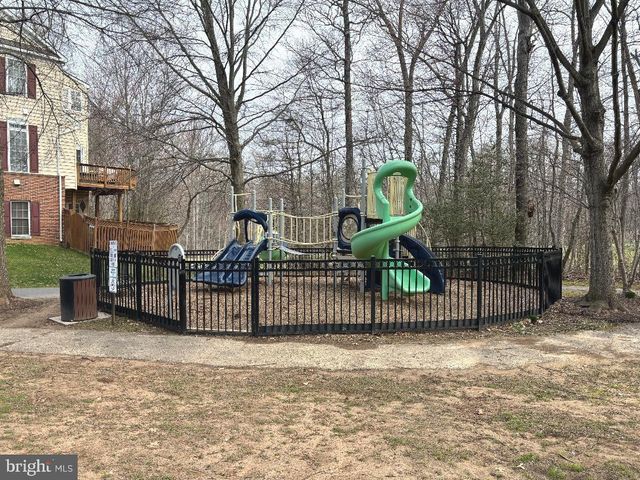 4201 LOWER PARK DR, Fairfax, VA 22030