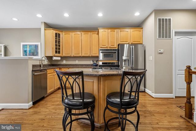 4201 LOWER PARK DR, Fairfax, VA 22030