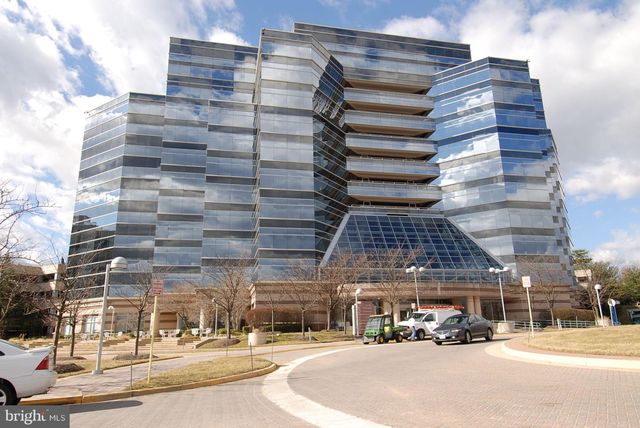 4201 LOWER PARK DR, Fairfax, VA 22030