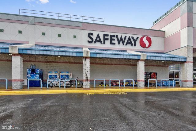 4201 LOWER PARK DR, Fairfax, VA 22030