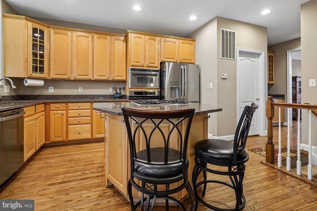 4201 LOWER PARK DR, Fairfax, VA 22030