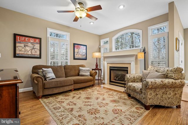 4201 LOWER PARK DR, Fairfax, VA 22030