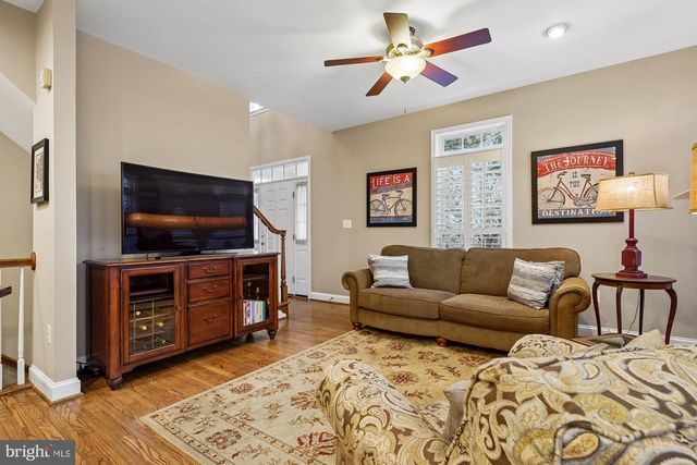 4201 LOWER PARK DR, Fairfax, VA 22030