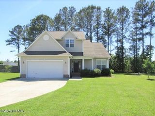 121 Mandy Lane, Hubert, NC 28539