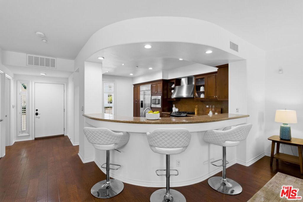 Image 13 of property listing at 13031 Villosa Place 142, Playa Vista, CA 90094