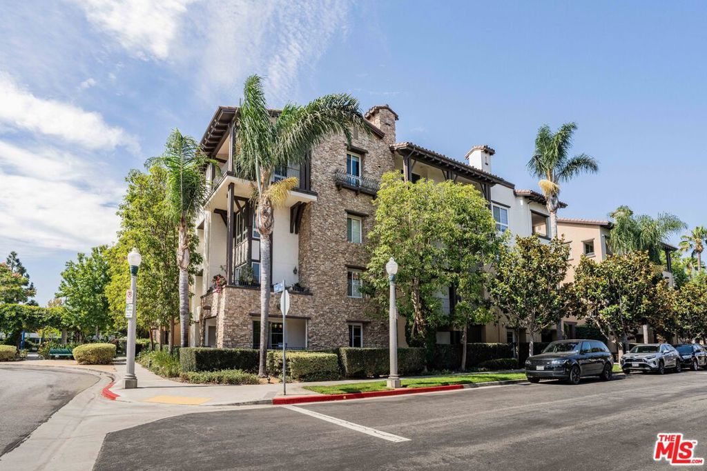 Image 2 of property listing at 13031 Villosa Place 142, Playa Vista, CA 90094