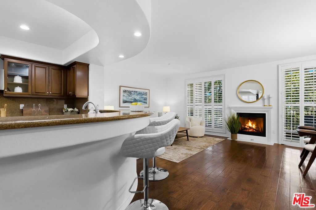 Image 6 of property listing at 13031 Villosa Place 142, Playa Vista, CA 90094