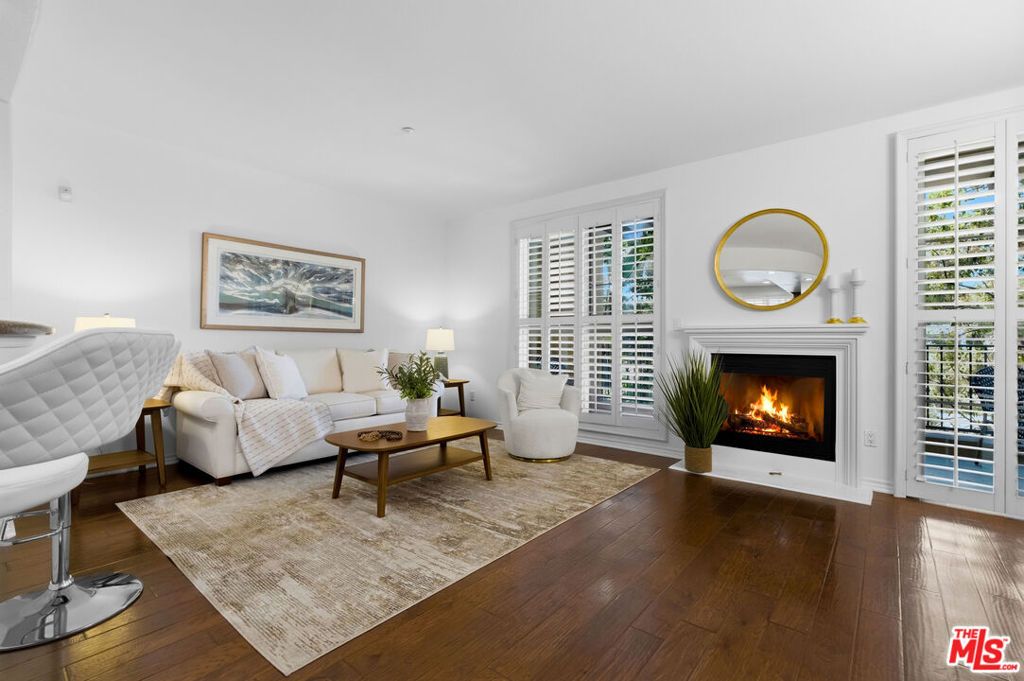 Image 7 of property listing at 13031 Villosa Place 142, Playa Vista, CA 90094