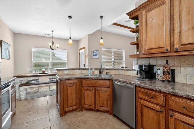 1405 NE Limestone Way, Elgin, OK 73538