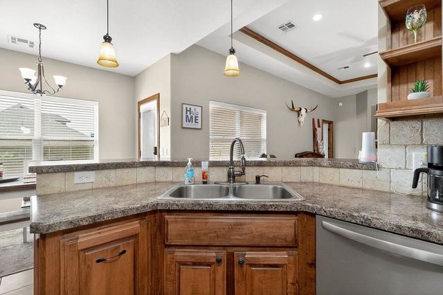 1405 NE Limestone Way, Elgin, OK 73538