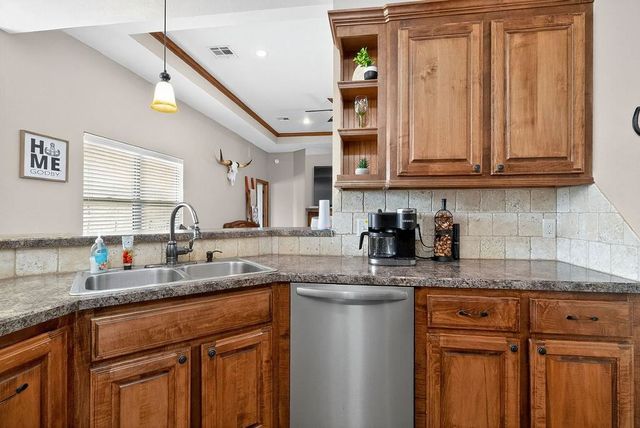 1405 NE Limestone Way, Elgin, OK 73538