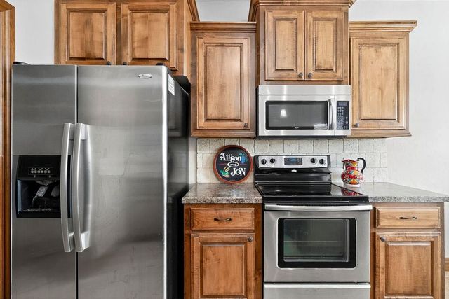 1405 NE Limestone Way, Elgin, OK 73538