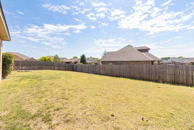 1405 NE Limestone Way, Elgin, OK 73538