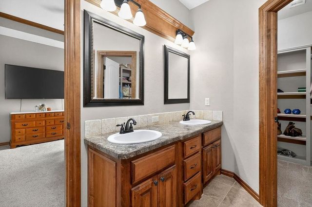 1405 NE Limestone Way, Elgin, OK 73538