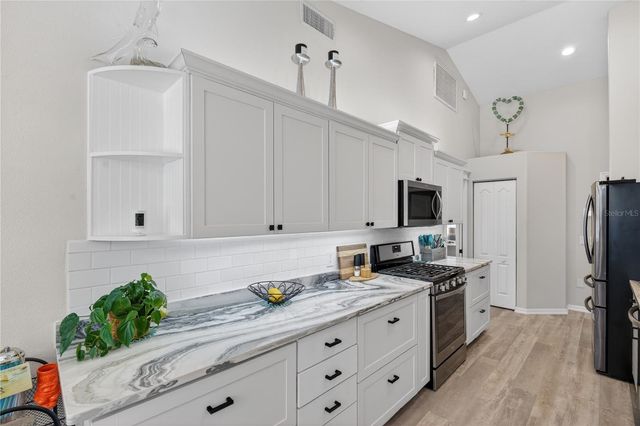 10433 OLD GROVE CIRCLE, Bradenton, FL 34212