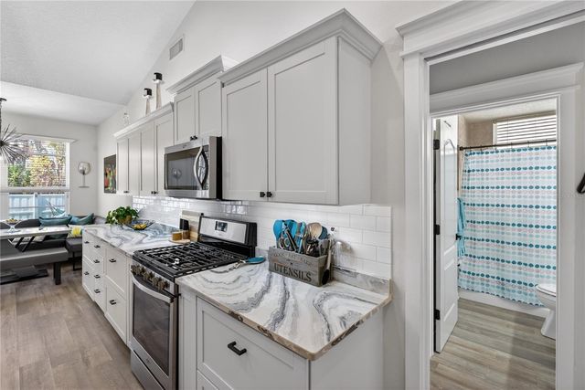 10433 OLD GROVE CIRCLE, Bradenton, FL 34212