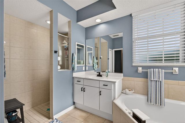 10433 OLD GROVE CIRCLE, Bradenton, FL 34212