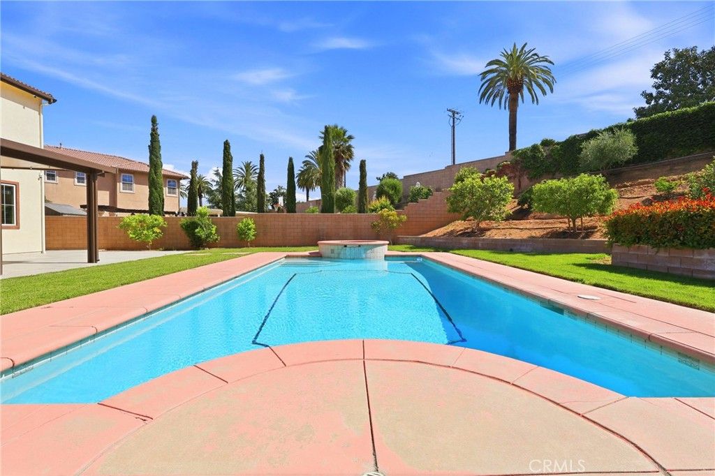 Image 2 of property listing at 1788 Brittany, Redlands, CA 92374