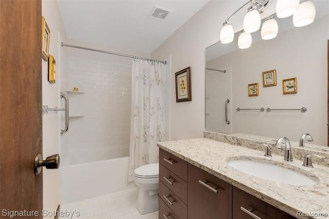 2530 Newlyn Dr., Dexter, MI 48130