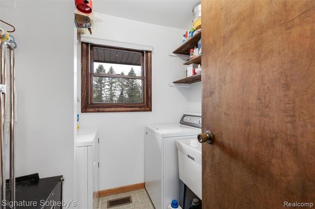 2530 Newlyn Dr., Dexter, MI 48130