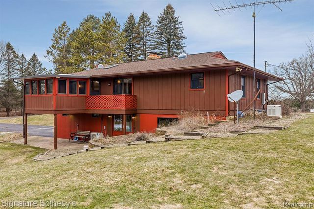 2530 Newlyn Dr., Dexter, MI 48130