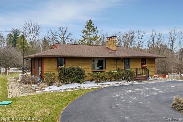 2530 Newlyn Dr., Dexter, MI 48130