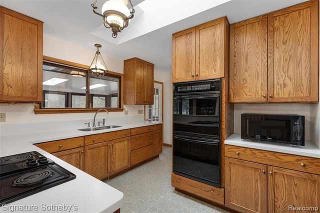 2530 Newlyn Dr., Dexter, MI 48130