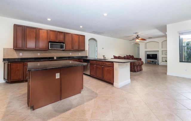 2295 NW Diamond Creek Way, Jensen Beach, FL 34957