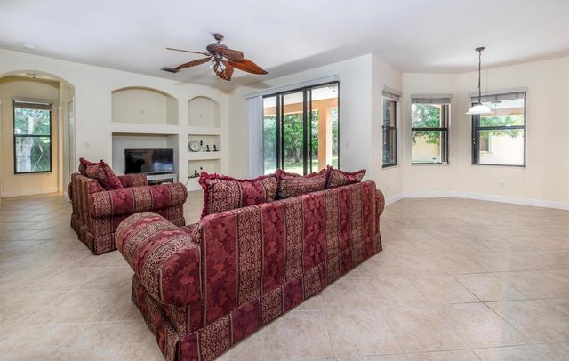 2295 NW Diamond Creek Way, Jensen Beach, FL 34957
