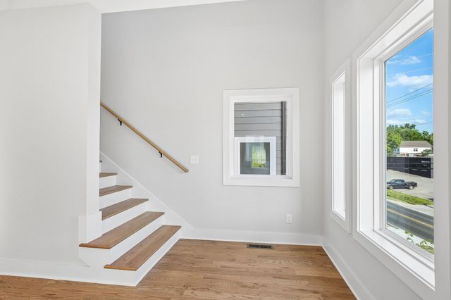 6122 Robertson Ave, Nashville, TN 37209