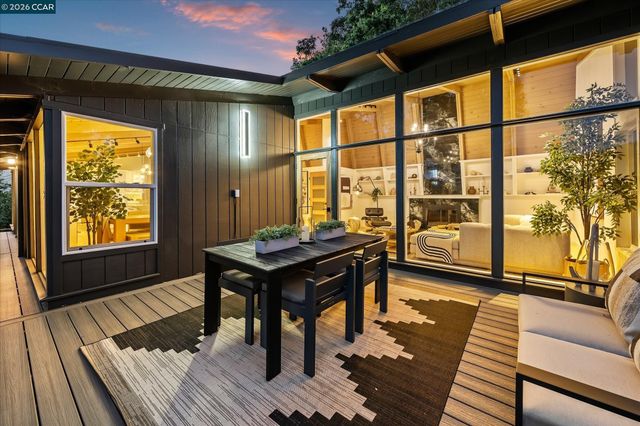 130 La Espiral, Orinda, CA 94563