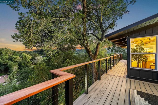 130 La Espiral, Orinda, CA 94563