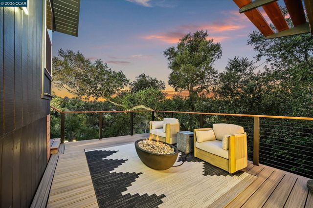 130 La Espiral, Orinda, CA 94563