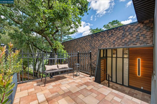 130 La Espiral, Orinda, CA 94563