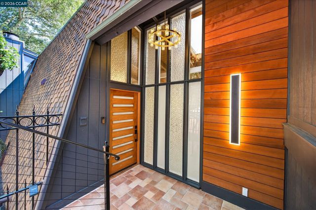 130 La Espiral, Orinda, CA 94563