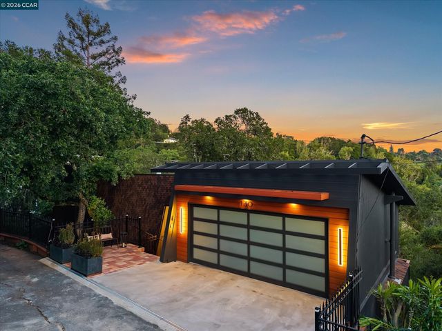 130 La Espiral, Orinda, CA 94563